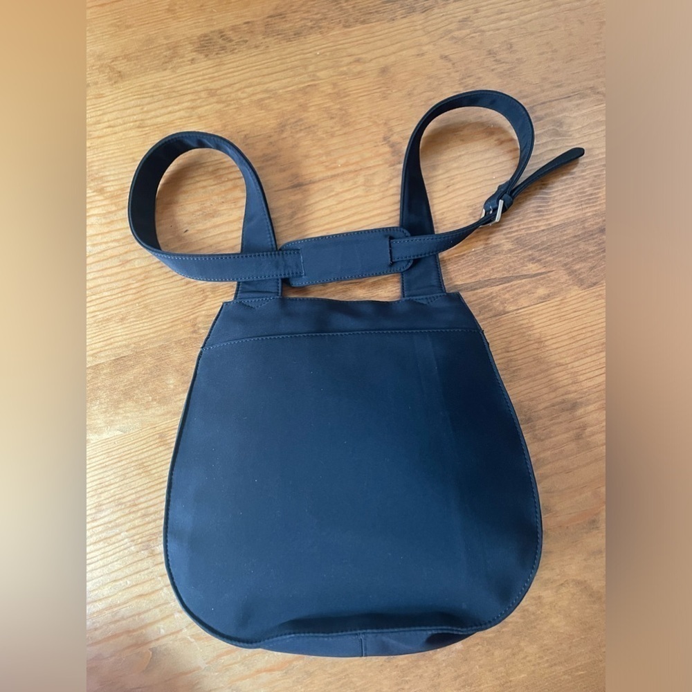 TravelSmith Crossbody Bag - Picture 4 of 6